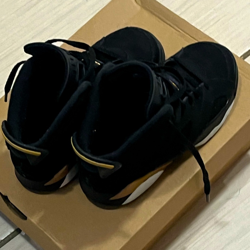 Nike Air Jordan Retro 6